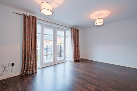 3 bedroom semi-detached house to rent - Photo 2