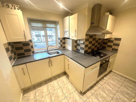 2 bedroom maisonette to rent - Photo 3