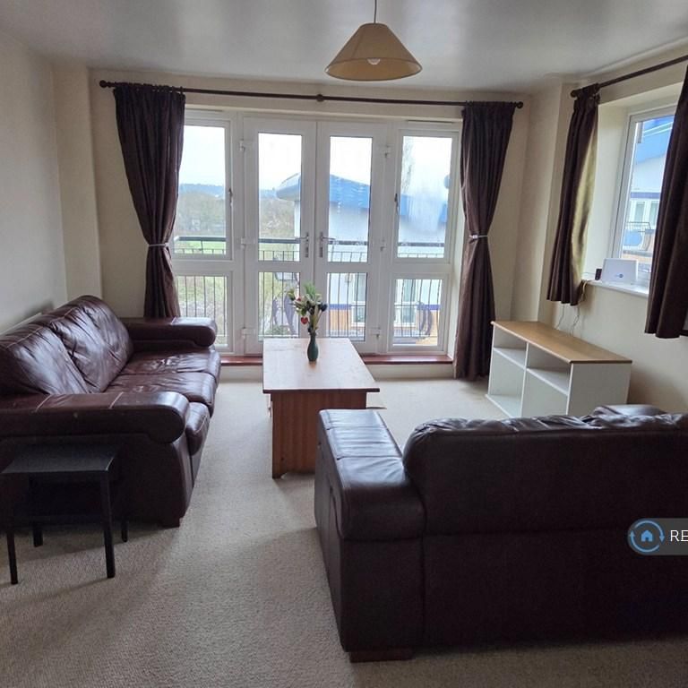 2 bedroom flat to rent - Photo 1