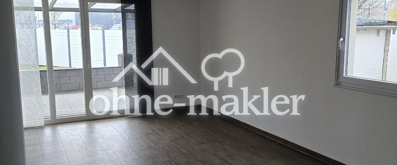 Modernes Reihenendhaus nebst 2 Garagen, Küche, Garten - Photo 1