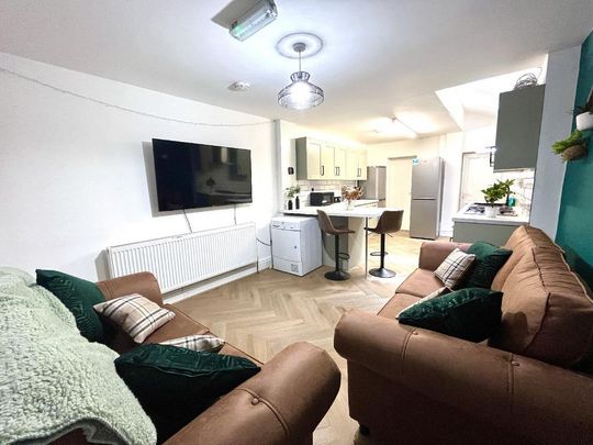 5 bedroom house to rent - Photo 1