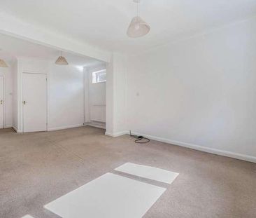 Lambscroft Way, Chalfont St. Peter, SL9 - Photo 4