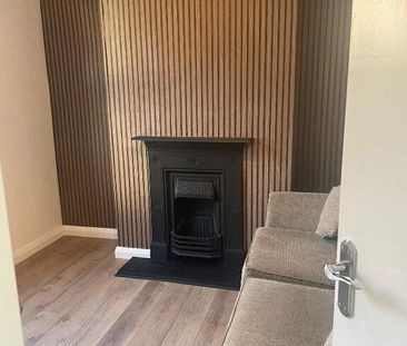 62 Donegall Avenue, Belfast, BT12 6LX - Photo 2