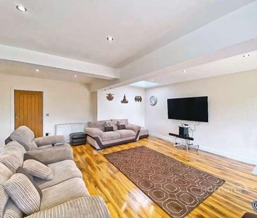 St. Johns Road, Farnborough, GU14 - Photo 2