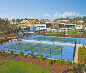 Meticulously Presented Executive Terrace Home - Photo 6