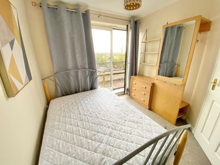 2 bedroom flat to rent - Photo 4