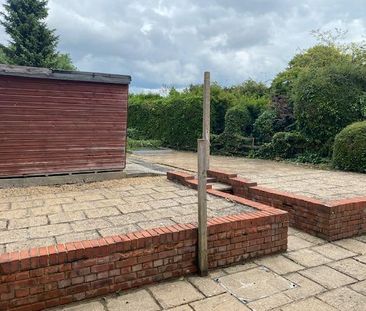 4 bedroom semi-detached house to rent - Photo 5