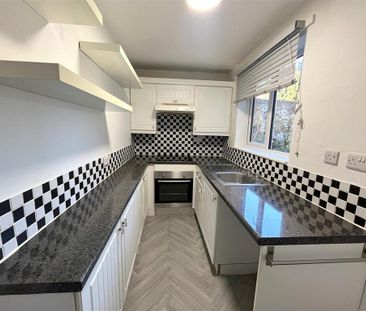 2 bedroom terraced house to rent - Photo 5