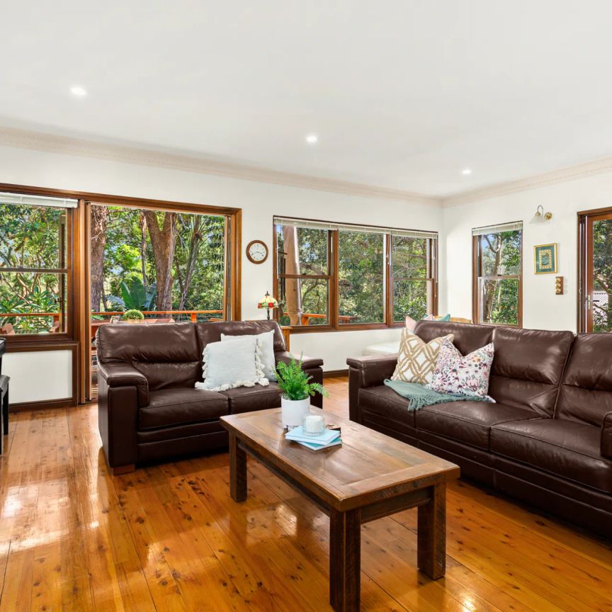 15 Eastern Avenue, Mangerton. - Photo 1