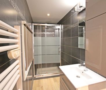 Location Appartement 2 pièces 53m² TOULON 83000 - Photo 6