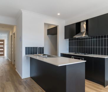 46 Kingia Street, Cobblebank, Vic 3338 - Photo 2