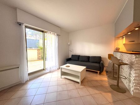 Location Appartement 1 pièce 23m² - Photo 2