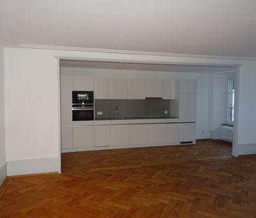 Einzigartig - Altbau in neuem Glanz mit Lift & Balkon - Photo 3