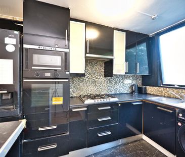 1 bedroom in a flat share to rent - Photo 4