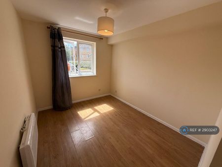 1 bedroom flat to rent - Photo 2