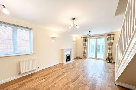 The Old Orchard, Farnham, Surrey, Surrey, GU9 - Photo 2