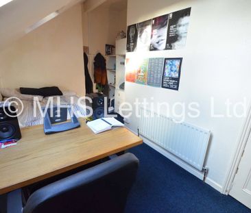 4 Bedroom Mid Terraced House for rent in Hessle View - Photo 4