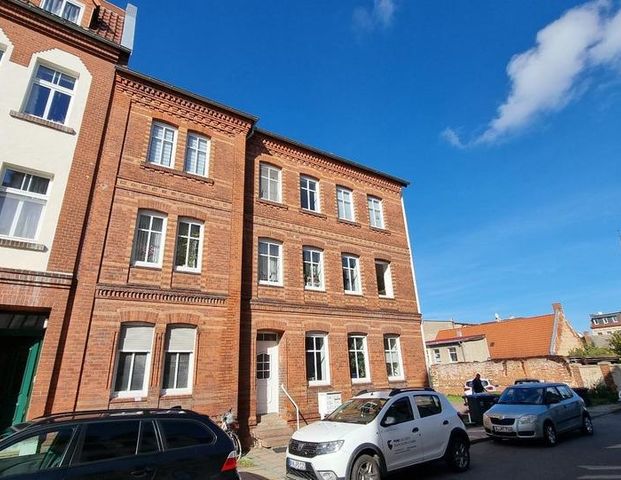 Attraktive, ruhige, sonnige 2 Zimmer Wohnung im Zentrum von Burg - Foto 1