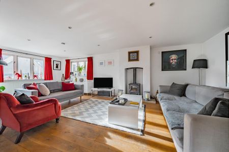 6 bedroom detached house to rent - Photo 4