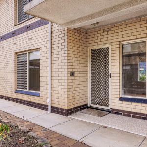 Updated home unit in popular lifestyle locale - Photo 2