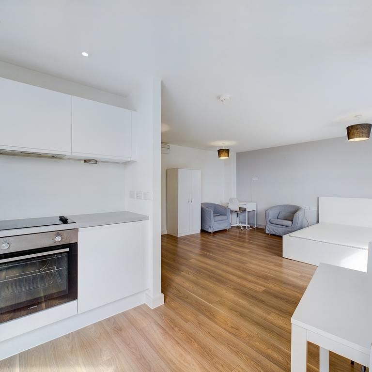 Studio to rent - Photo 1