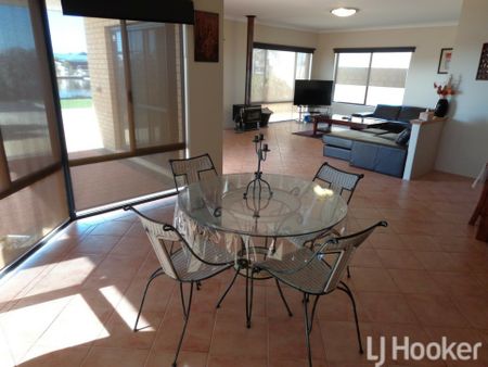 Perfect Peace On The Canals! - Photo 2