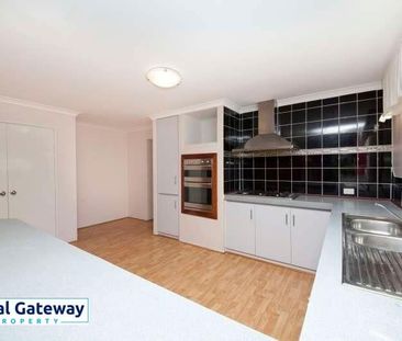 48 Derwent Crescent, SUCCESS WA 6164 - Photo 5