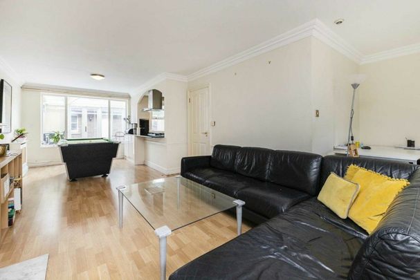 Cinnamon Row, Battersea, SW11 - Photo 1