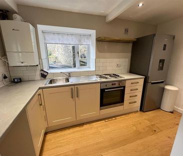 2 bedroom terraced house to rent - Photo 2