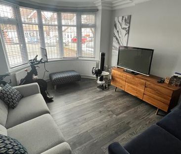 3 bedroom detached house to rent - Photo 2