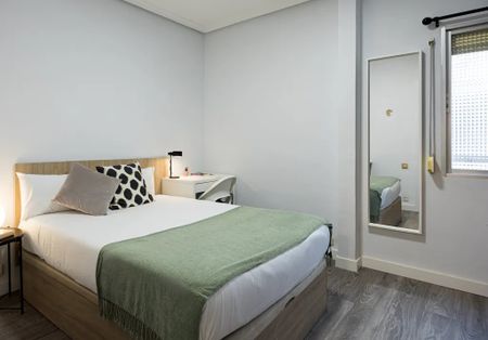 Calle de Cavanilles, Madrid, Community of Madrid 28007 - Photo 3