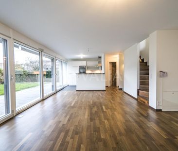 Beautiful contemporary semi-detached villa with garden - Photo 4