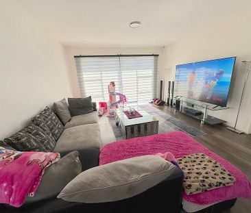 A big home together or two separate homes - Photo 1