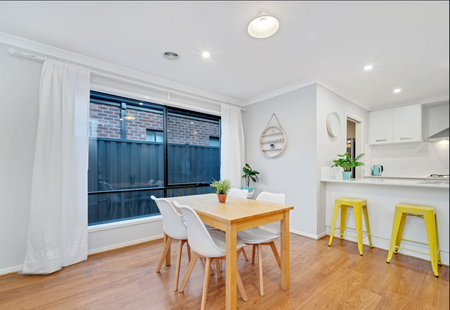 Contemporary Living at Its Best - Beautiful Home with Remarkable Electricity Savings! - Photo 2