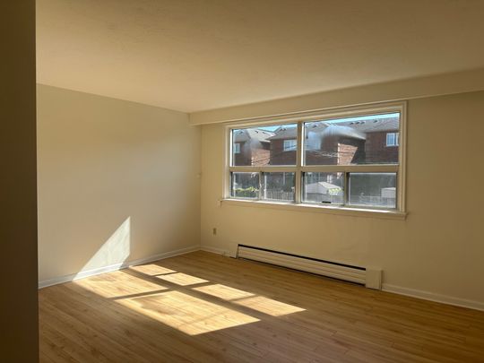 For Lease - 14 Vanevery Street Unit# Unit 3, Toronto, Ontario - Photo 1