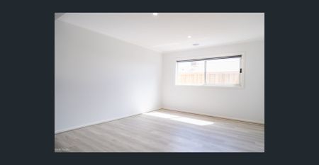 Modern Family Home in the Thriving Rockbank Community - Photo 4