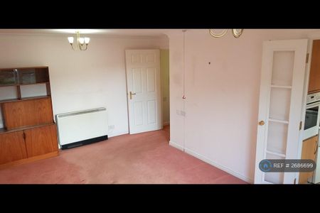 1 bedroom flat to rent - Photo 2