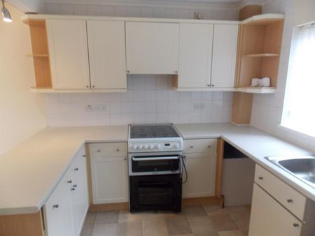 3 bedroom House To Let - Photo 5