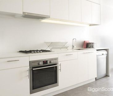 A Walk to Monash University - Photo 4