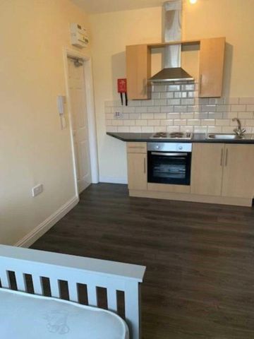 Studio to rent - Photo 5