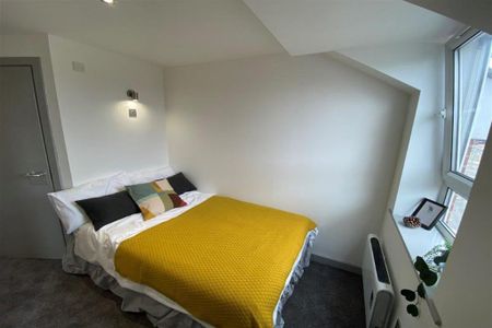 1 bedroom in a house share to rent - Photo 4