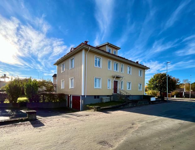 1:a Stenåsgatan 2, Skara - Photo 1