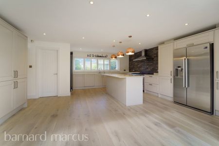 Church Meadow, Surbiton, Long Ditton - Photo 2