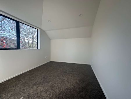 Brand new townhouse - Photo 5