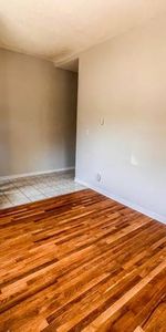 ROOMMATE WANTED: 1BR available in sunny 2BR by Harbord Village - Photo 4