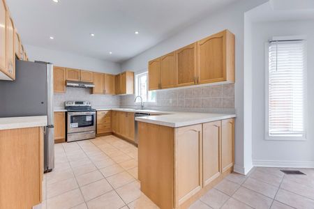 For Lease - 2591 North Ridge Trail, Oakville, Ontario - Photo 3