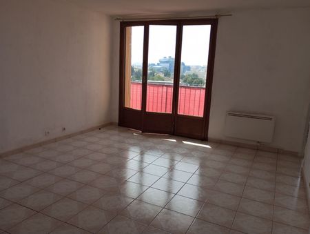 Appartement 4 pièces 70m2 MARSEILLE 13EME 840 euros - Photo 4