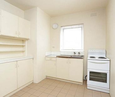 2/10-14 Carroll Street, Richmond VIC 3121 - Photo 4