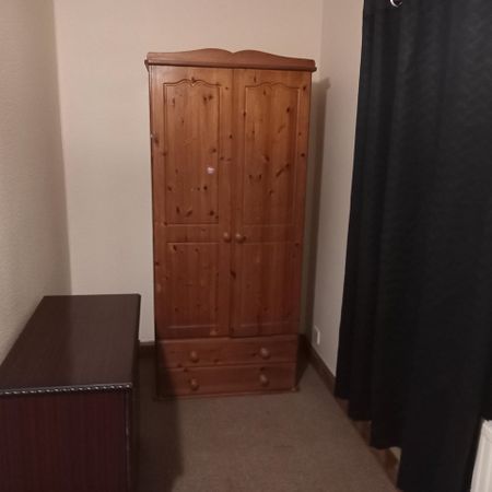 Room in a Shared House, Bedford Place, CR0 - Photo 3