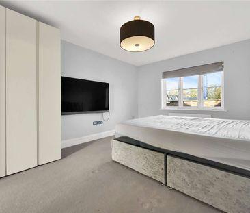 A beautifully appointed five bedroom detached home by PH Homes, set... - Photo 2